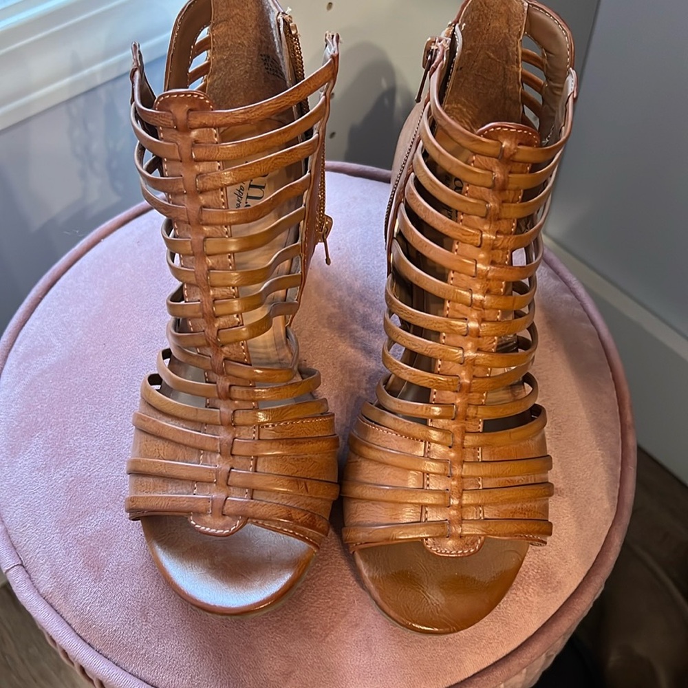 Like new sandals